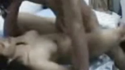 વૂડ્સ એક સુંદર રેડહેડ રખાત Fucked