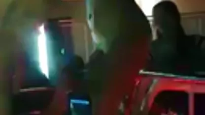 પેસેન્જર સારું blowjob અને યોનિમાલ ડાવલક બની ગયું