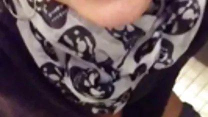 બોસને ખબર નથી કે કોણ ડિક sucks, ભીનું લેસ panties દ્વારા તેમના પોઇન્ટ જી હસ્તમૈથુન