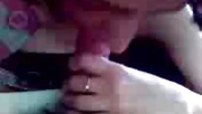 શ્યામ tits અને મોટા સ્તનની ડીંટડીઓ કમિંગ, nosing clit સાથે શ્યામ